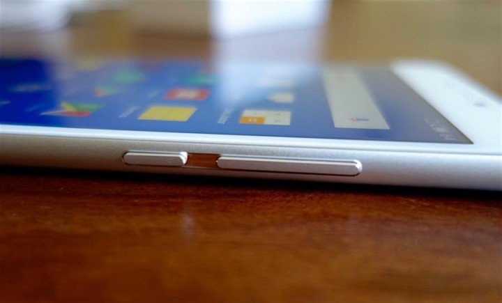 meizum3note_right_side.jpg
