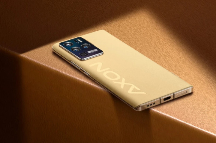 zte-axon-30-ultra-amber.jpg