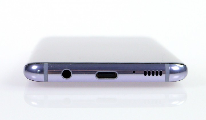samsunggalaxys8_bottom.jpg