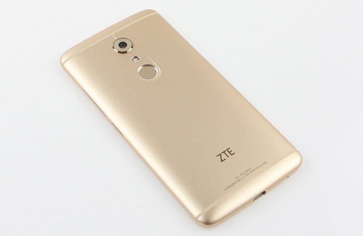 zte_axon_7_back.jpg