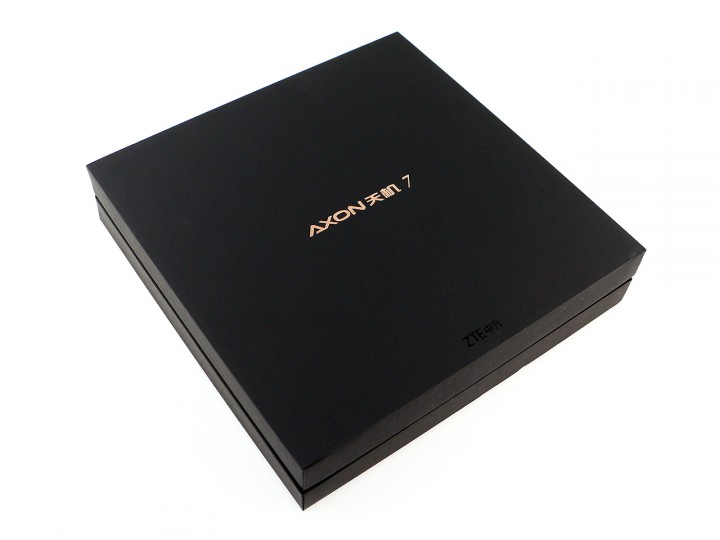 zte_axon_7_box.jpg