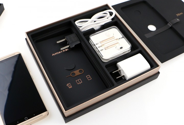 zte_axon_7_compl.jpg