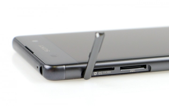 sonyxperiaxa_left_side.jpg
