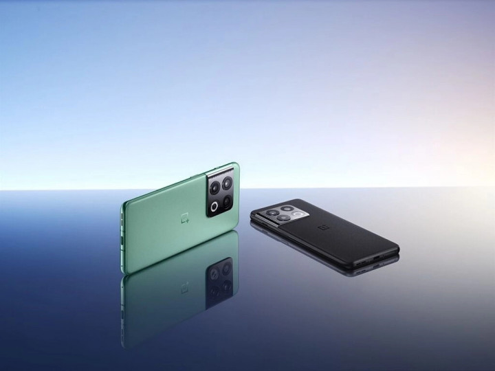 oneplus10pro-volcanic-black-and-emerald-
