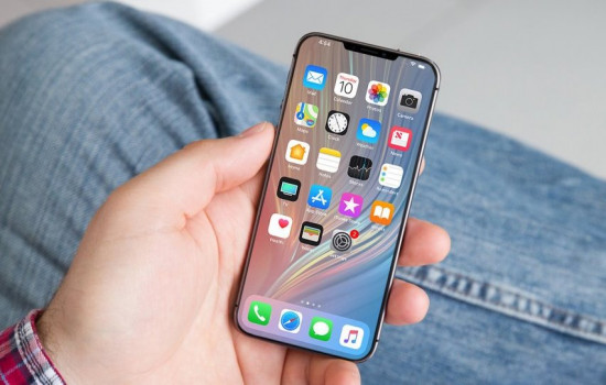 Apple может выпустить компактный смартфон iPhone XE