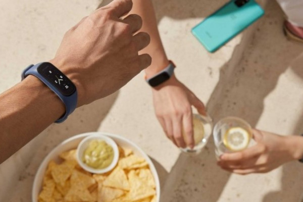 OnePlus Band представлен официально: яркий экран, хорошая защита и большая автономность