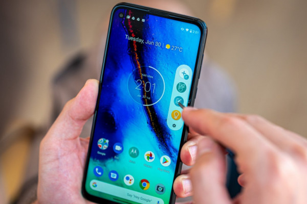 Дешевый Galaxy Note? Первые слухи о Moto G Stylus 2021