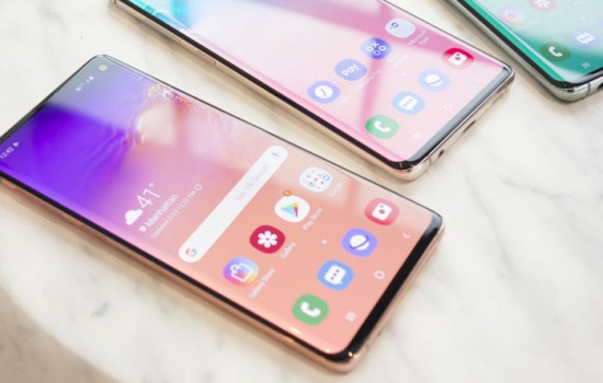 Samsung представил флагманскую серию Galaxy S10 