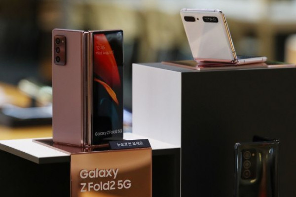 Будущее складных устройств Samsung: стилус без слота и складной планшет